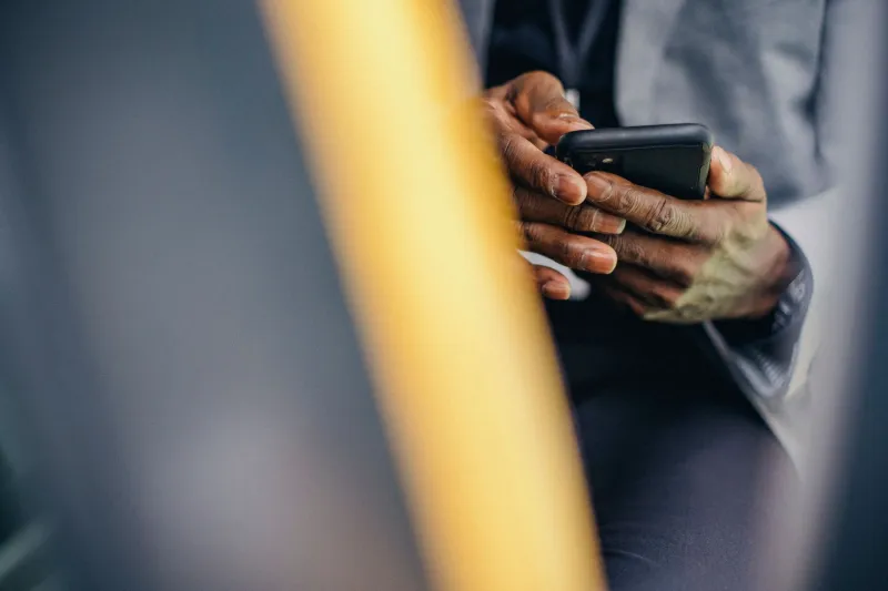 The 24-Hour Window: How Elite Networkers Convert Banquet Conversations Into Binding Next Steps