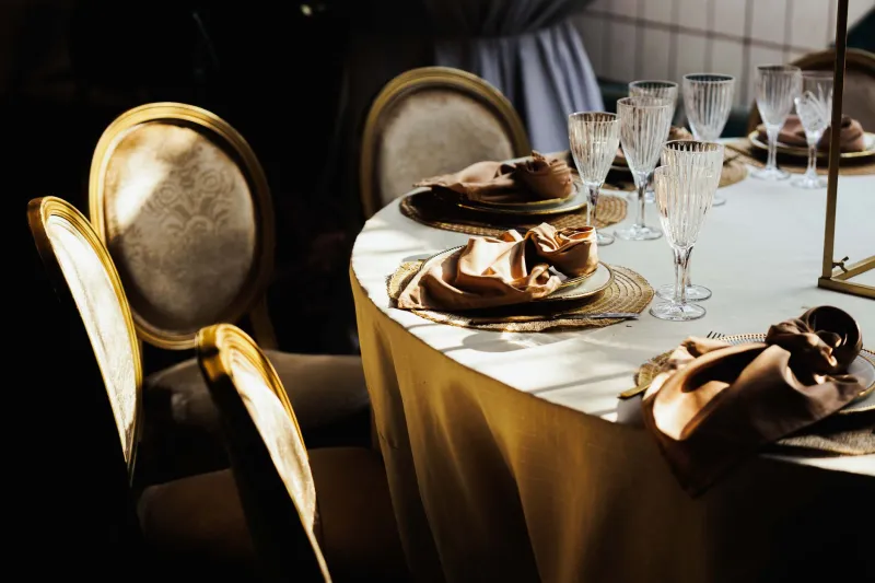 Salt, Trust, and Signatures: How America's Greatest Business Alliances Were Built at the Dinner Table